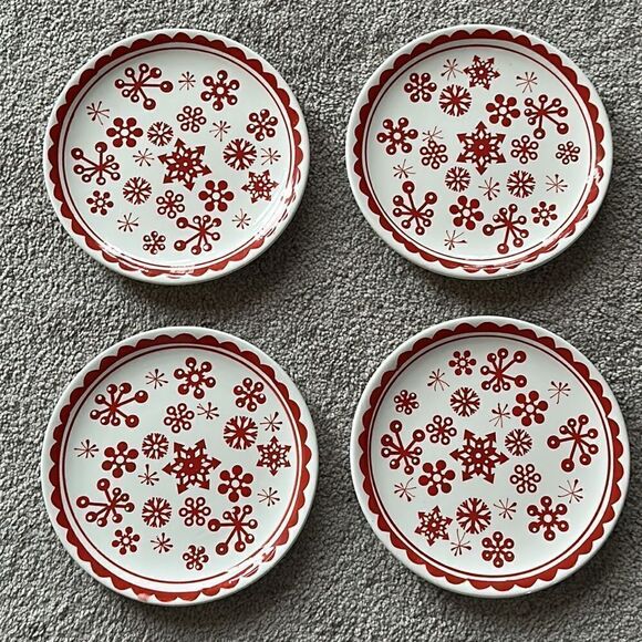 Holiday Home Snowflake ❄️ Dessert Plates! - Picture 6 of 6